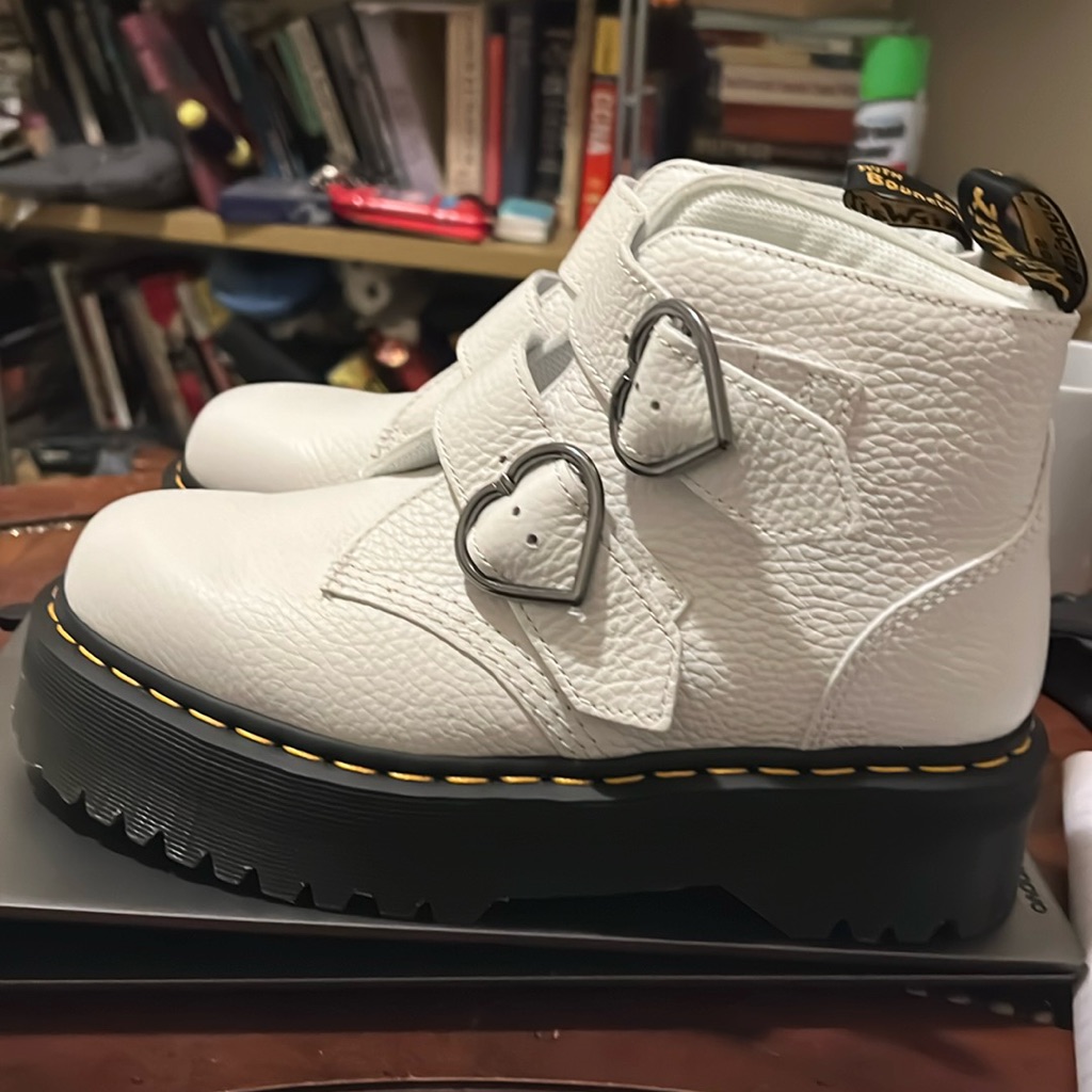 Devon Hearts Boot White. Brand New